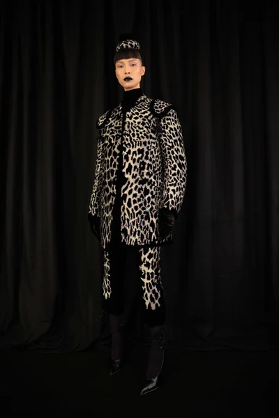 Look 24